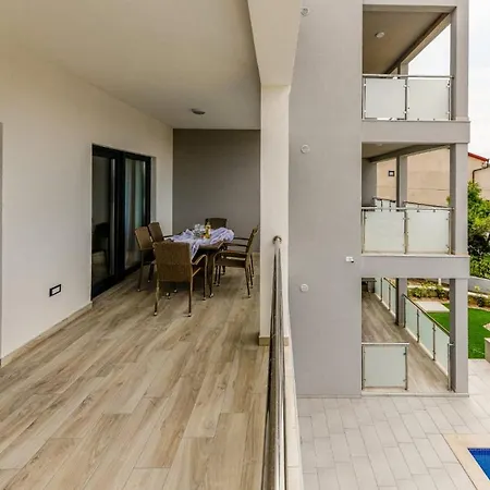 Villa Stella With Pool And Seaview Karlobag Exterior photo