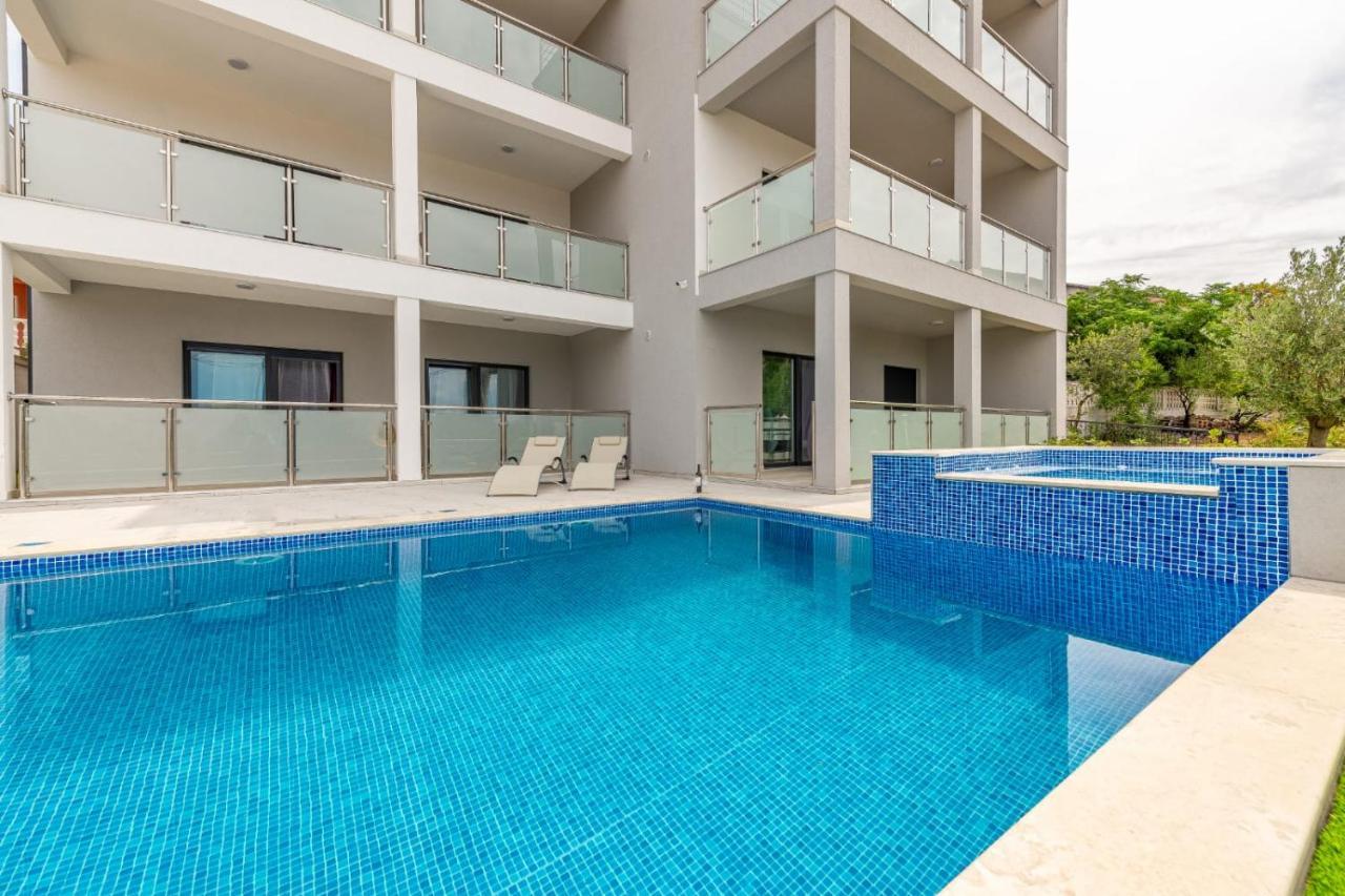 Stella With Pool And Seaview *