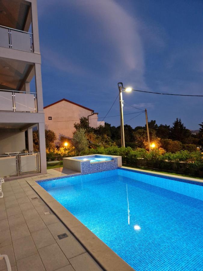Stella With Pool And Seaview